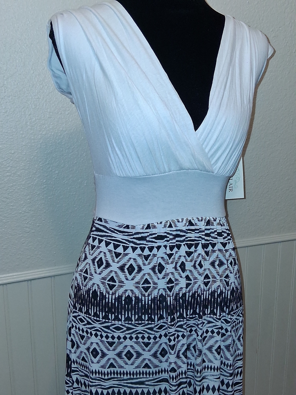 Filly Flair White and Black Geometric Print Maxi Dress - Picture 2 of 7